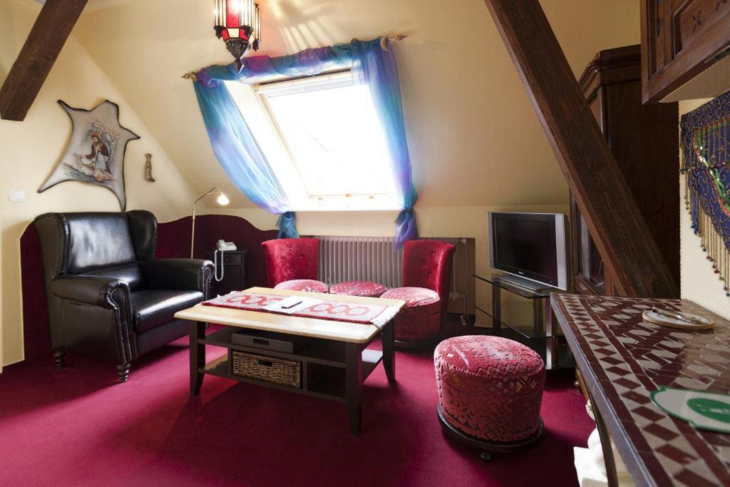 Themen Hotel Terrassen Cafe Bad Münder am Deister Eksteriør bilde